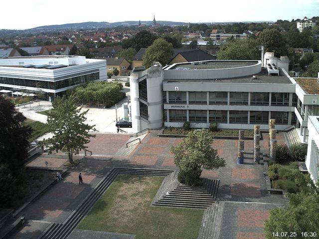 Foto der Webcam: Verwaltungsgeb&auml;ude, Innenhof mit Audimax, H&ouml;rsaal-Geb&auml;ude 1