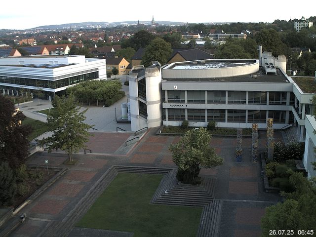 Foto der Webcam: Verwaltungsgeb&auml;ude, Innenhof mit Audimax, H&ouml;rsaal-Geb&auml;ude 1