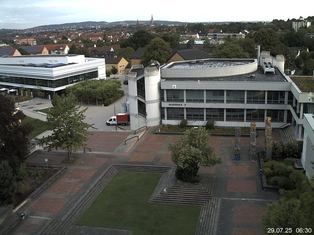 Foto der Webcam: Verwaltungsgeb&auml;ude, Innenhof mit Audimax, H&ouml;rsaal-Geb&auml;ude 1