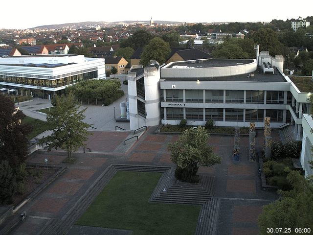 Foto der Webcam: Verwaltungsgeb&auml;ude, Innenhof mit Audimax, H&ouml;rsaal-Geb&auml;ude 1