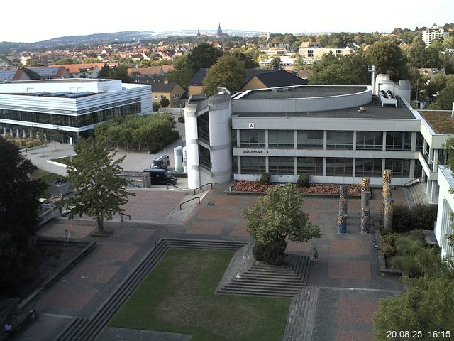 Foto der Webcam: Verwaltungsgeb&auml;ude, Innenhof mit Audimax, H&ouml;rsaal-Geb&auml;ude 1
