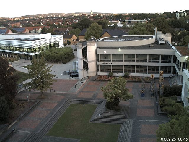 Foto der Webcam: Verwaltungsgeb&auml;ude, Innenhof mit Audimax, H&ouml;rsaal-Geb&auml;ude 1