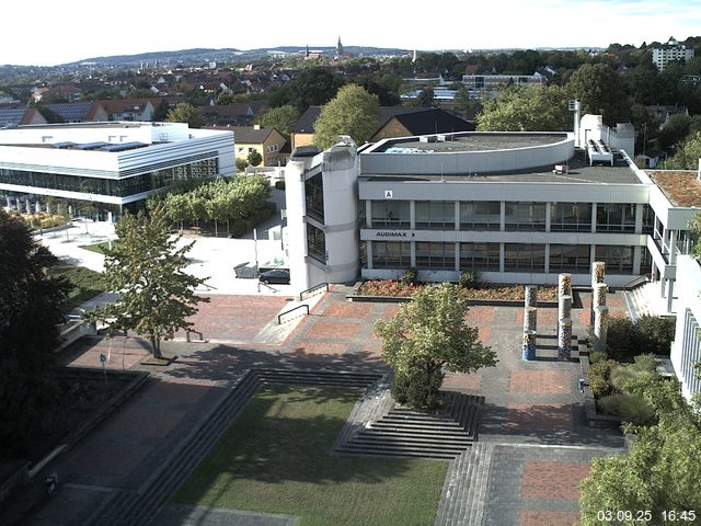 Foto der Webcam: Verwaltungsgeb&auml;ude, Innenhof mit Audimax, H&ouml;rsaal-Geb&auml;ude 1