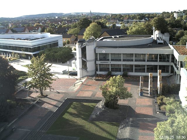 Foto der Webcam: Verwaltungsgeb&auml;ude, Innenhof mit Audimax, H&ouml;rsaal-Geb&auml;ude 1