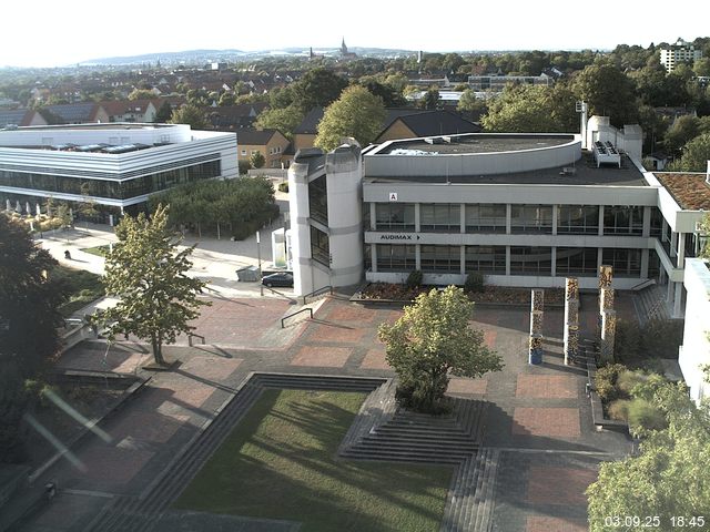 Foto der Webcam: Verwaltungsgeb&auml;ude, Innenhof mit Audimax, H&ouml;rsaal-Geb&auml;ude 1