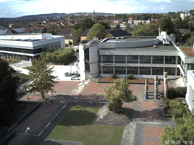 Foto der Webcam: Verwaltungsgeb&auml;ude, Innenhof mit Audimax, H&ouml;rsaal-Geb&auml;ude 1