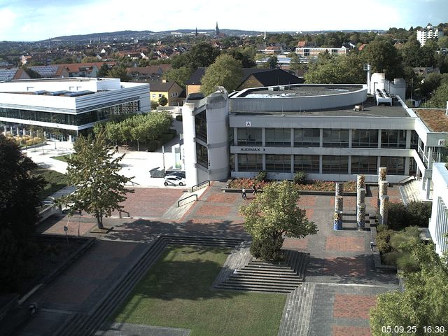 Foto der Webcam: Verwaltungsgeb&auml;ude, Innenhof mit Audimax, H&ouml;rsaal-Geb&auml;ude 1