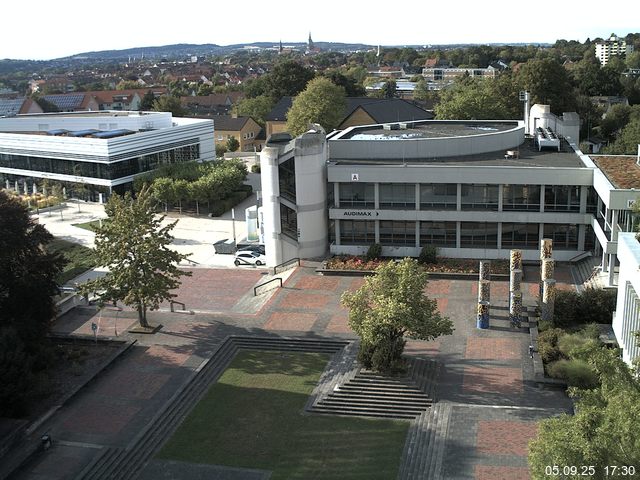 Foto der Webcam: Verwaltungsgeb&auml;ude, Innenhof mit Audimax, H&ouml;rsaal-Geb&auml;ude 1