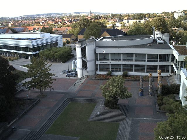Foto der Webcam: Verwaltungsgeb&auml;ude, Innenhof mit Audimax, H&ouml;rsaal-Geb&auml;ude 1