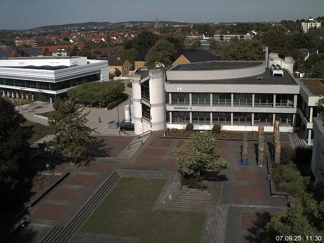 Foto der Webcam: Verwaltungsgeb&auml;ude, Innenhof mit Audimax, H&ouml;rsaal-Geb&auml;ude 1