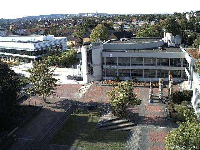 Foto der Webcam: Verwaltungsgeb&auml;ude, Innenhof mit Audimax, H&ouml;rsaal-Geb&auml;ude 1