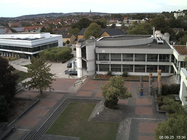 Foto der Webcam: Verwaltungsgeb&auml;ude, Innenhof mit Audimax, H&ouml;rsaal-Geb&auml;ude 1