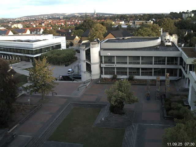 Foto der Webcam: Verwaltungsgeb&auml;ude, Innenhof mit Audimax, H&ouml;rsaal-Geb&auml;ude 1