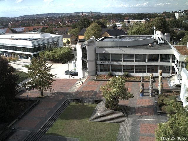 Foto der Webcam: Verwaltungsgeb&auml;ude, Innenhof mit Audimax, H&ouml;rsaal-Geb&auml;ude 1
