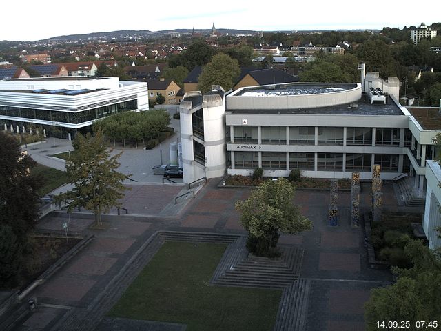 Foto der Webcam: Verwaltungsgeb&auml;ude, Innenhof mit Audimax, H&ouml;rsaal-Geb&auml;ude 1