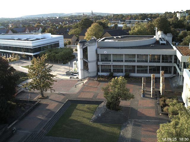 Foto der Webcam: Verwaltungsgeb&auml;ude, Innenhof mit Audimax, H&ouml;rsaal-Geb&auml;ude 1