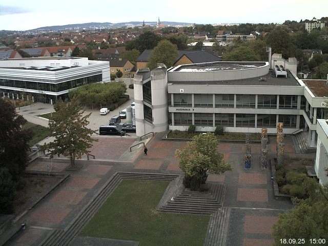 Foto der Webcam: Verwaltungsgeb&auml;ude, Innenhof mit Audimax, H&ouml;rsaal-Geb&auml;ude 1
