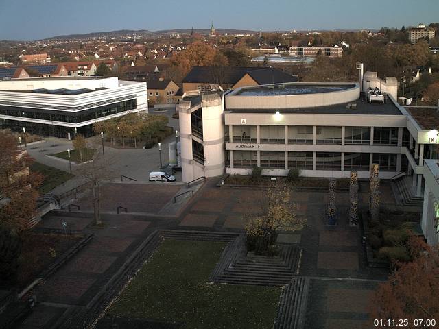 Foto der Webcam: Verwaltungsgeb&auml;ude, Innenhof mit Audimax, H&ouml;rsaal-Geb&auml;ude 1