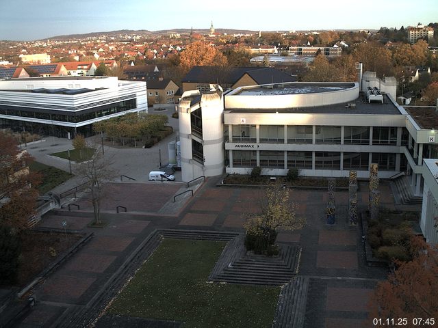 Foto der Webcam: Verwaltungsgeb&auml;ude, Innenhof mit Audimax, H&ouml;rsaal-Geb&auml;ude 1