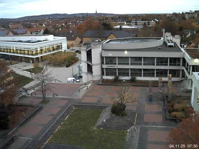 Foto der Webcam: Verwaltungsgeb&auml;ude, Innenhof mit Audimax, H&ouml;rsaal-Geb&auml;ude 1