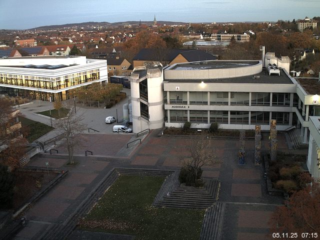 Foto der Webcam: Verwaltungsgeb&auml;ude, Innenhof mit Audimax, H&ouml;rsaal-Geb&auml;ude 1