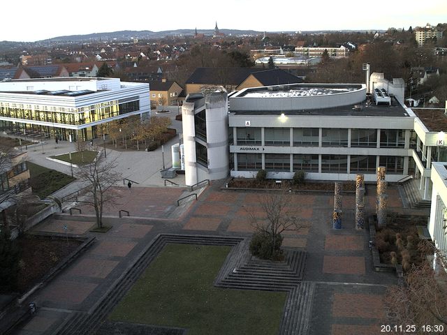 Foto der Webcam: Verwaltungsgeb&auml;ude, Innenhof mit Audimax, H&ouml;rsaal-Geb&auml;ude 1