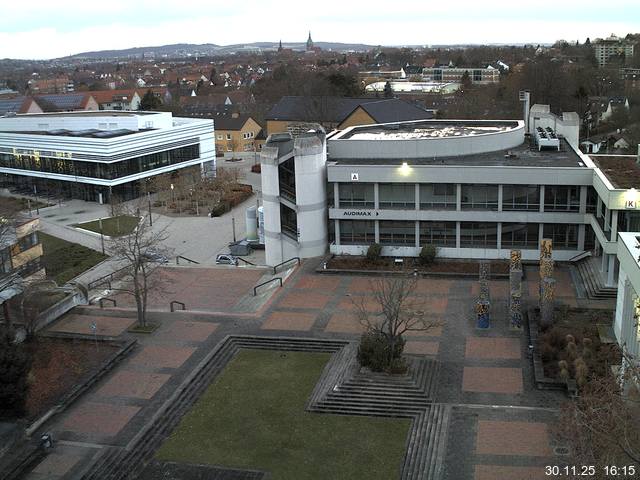 Foto der Webcam: Verwaltungsgeb&auml;ude, Innenhof mit Audimax, H&ouml;rsaal-Geb&auml;ude 1
