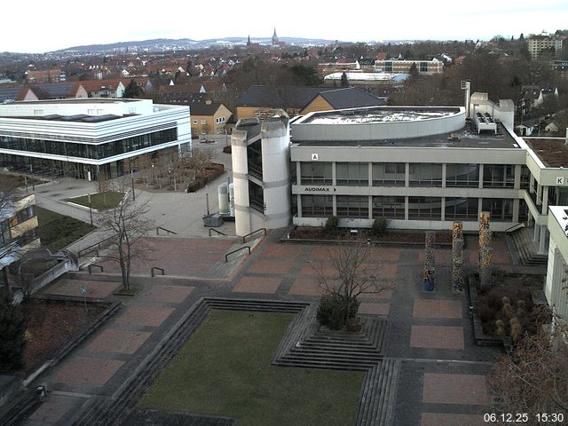 Foto der Webcam: Verwaltungsgeb&auml;ude, Innenhof mit Audimax, H&ouml;rsaal-Geb&auml;ude 1