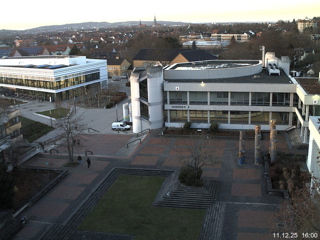 Foto der Webcam: Verwaltungsgeb&auml;ude, Innenhof mit Audimax, H&ouml;rsaal-Geb&auml;ude 1