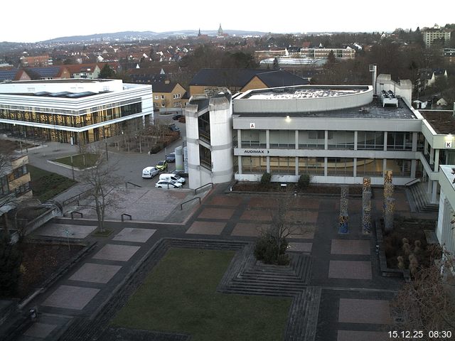 Foto der Webcam: Verwaltungsgeb&auml;ude, Innenhof mit Audimax, H&ouml;rsaal-Geb&auml;ude 1