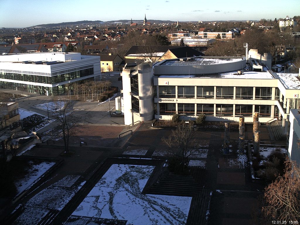 Foto der Webcam: Verwaltungsgebäude, Innenhof mit Audimax, Hörsaal-Gebäude 1