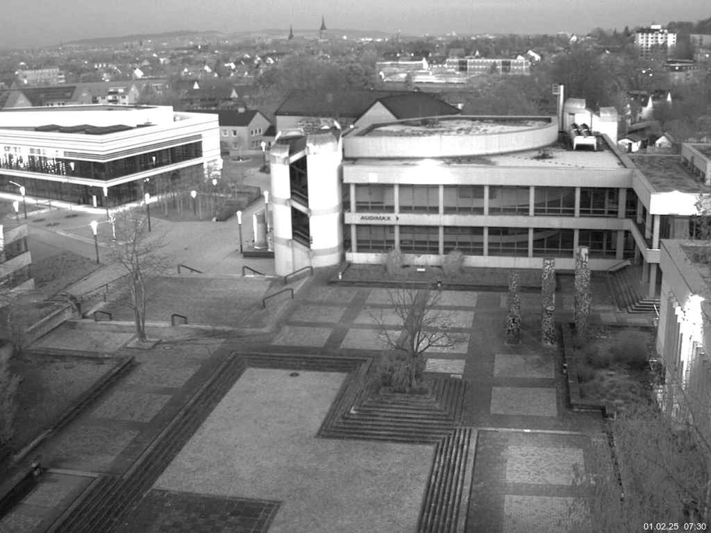 Foto der Webcam: Verwaltungsgeb&auml;ude, Innenhof mit Audimax, H&ouml;rsaal-Geb&auml;ude 1