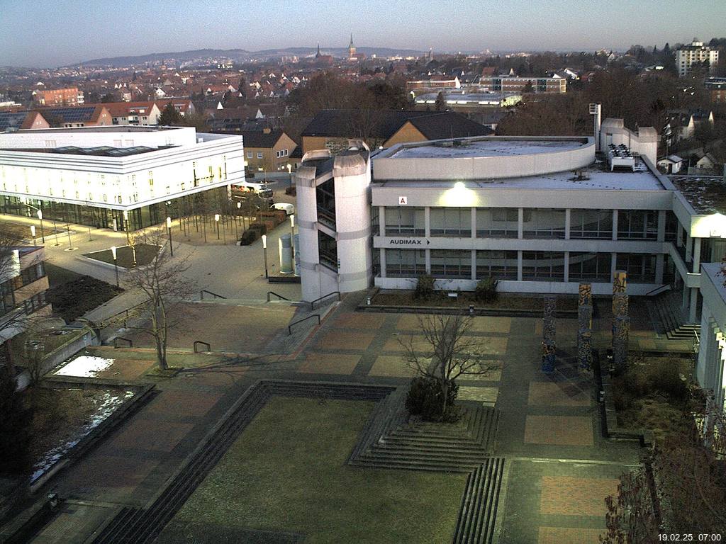 Foto der Webcam: Verwaltungsgeb&auml;ude, Innenhof mit Audimax, H&ouml;rsaal-Geb&auml;ude 1