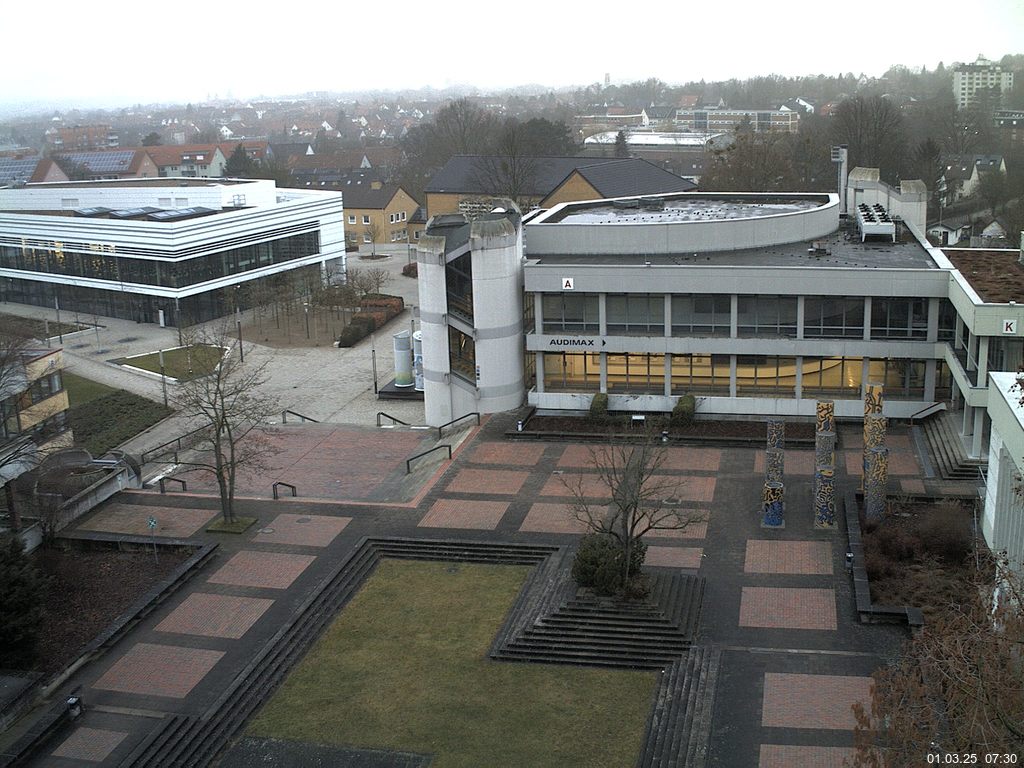 Foto der Webcam: Verwaltungsgeb&auml;ude, Innenhof mit Audimax, H&ouml;rsaal-Geb&auml;ude 1
