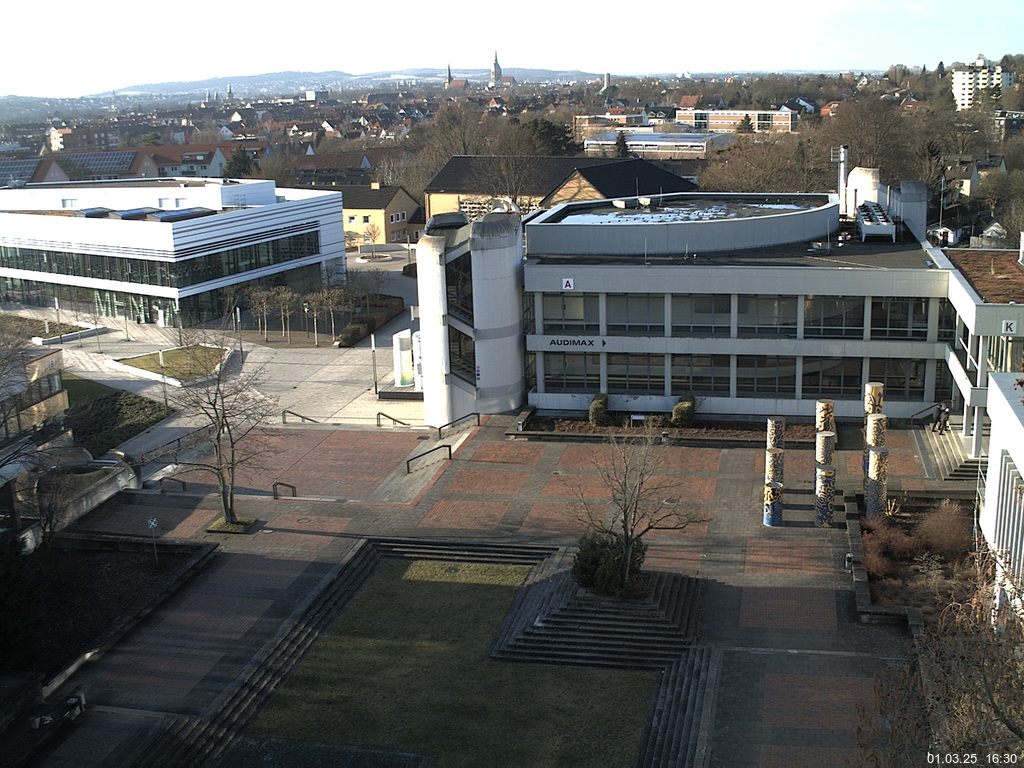 Foto der Webcam: Verwaltungsgeb&auml;ude, Innenhof mit Audimax, H&ouml;rsaal-Geb&auml;ude 1
