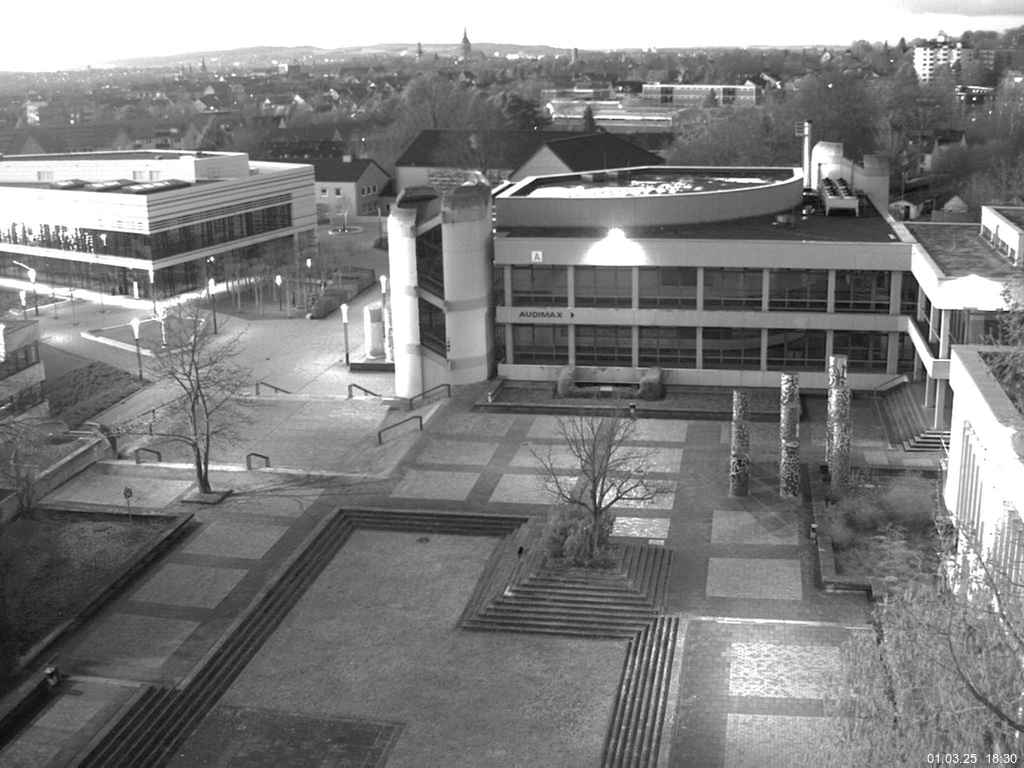 Foto der Webcam: Verwaltungsgeb&auml;ude, Innenhof mit Audimax, H&ouml;rsaal-Geb&auml;ude 1