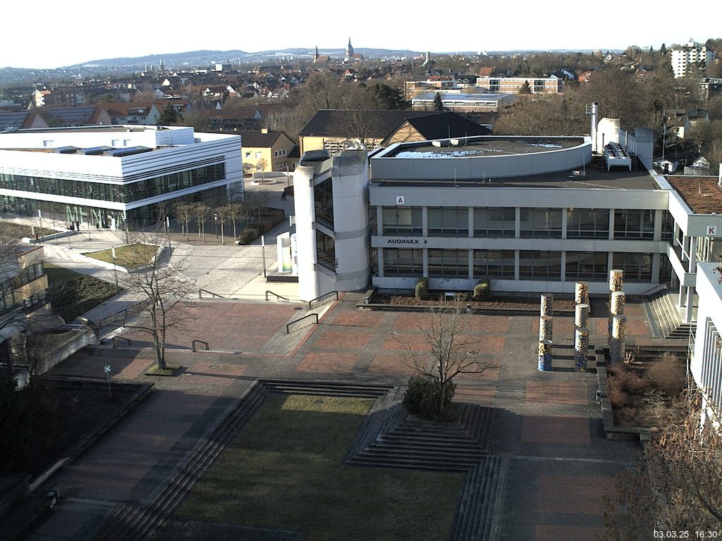 Foto der Webcam: Verwaltungsgeb&auml;ude, Innenhof mit Audimax, H&ouml;rsaal-Geb&auml;ude 1