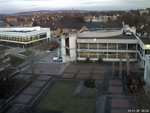 Foto der Webcam: Verwaltungsgeb&auml;ude, Innenhof mit Audimax, H&ouml;rsaal-Geb&auml;ude 1