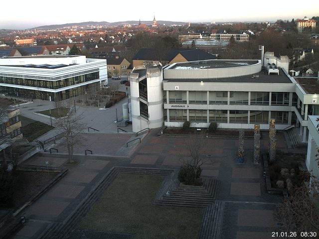 Foto der Webcam: Verwaltungsgeb&auml;ude, Innenhof mit Audimax, H&ouml;rsaal-Geb&auml;ude 1