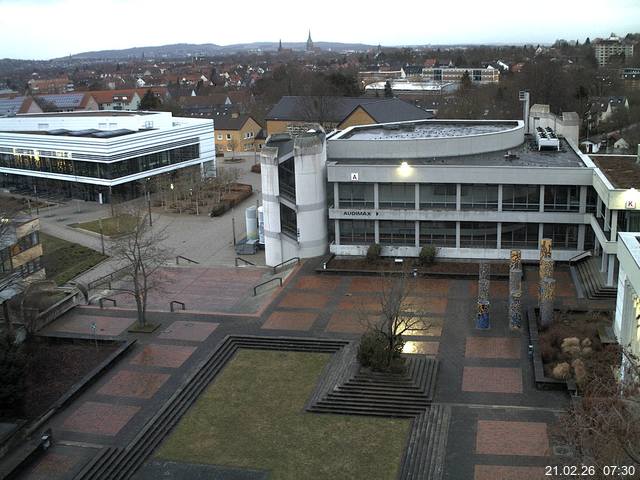 Foto der Webcam: Verwaltungsgeb&auml;ude, Innenhof mit Audimax, H&ouml;rsaal-Geb&auml;ude 1