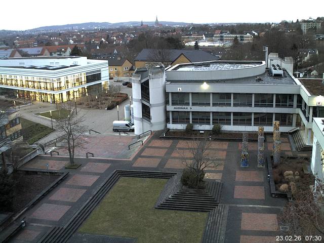Foto der Webcam: Verwaltungsgeb&auml;ude, Innenhof mit Audimax, H&ouml;rsaal-Geb&auml;ude 1