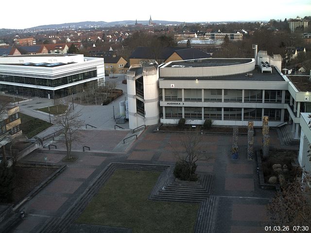 Foto der Webcam: Verwaltungsgeb&auml;ude, Innenhof mit Audimax, H&ouml;rsaal-Geb&auml;ude 1