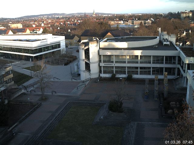Foto der Webcam: Verwaltungsgeb&auml;ude, Innenhof mit Audimax, H&ouml;rsaal-Geb&auml;ude 1