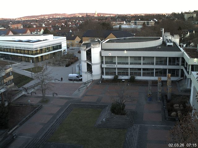Foto der Webcam: Verwaltungsgeb&auml;ude, Innenhof mit Audimax, H&ouml;rsaal-Geb&auml;ude 1