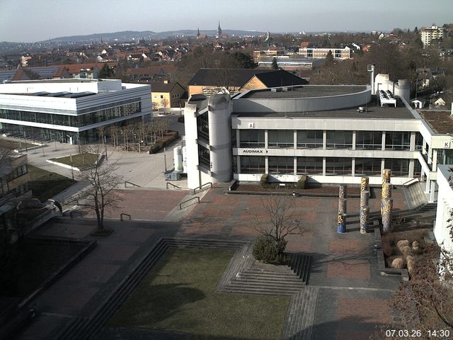 Foto der Webcam: Verwaltungsgeb&auml;ude, Innenhof mit Audimax, H&ouml;rsaal-Geb&auml;ude 1