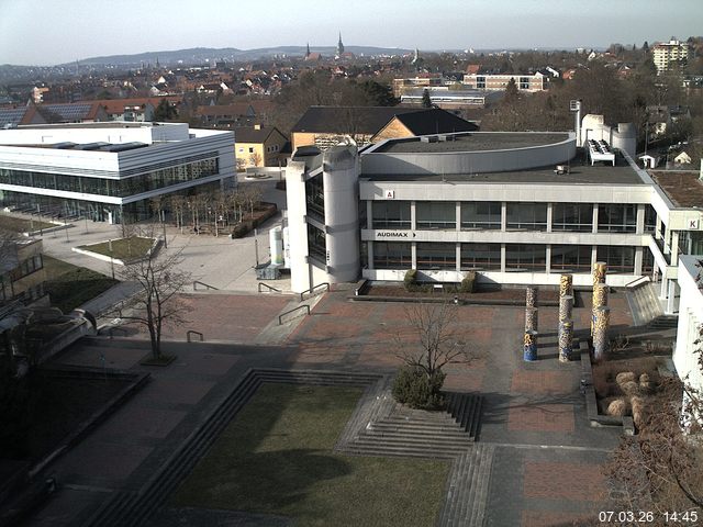 Foto der Webcam: Verwaltungsgeb&auml;ude, Innenhof mit Audimax, H&ouml;rsaal-Geb&auml;ude 1