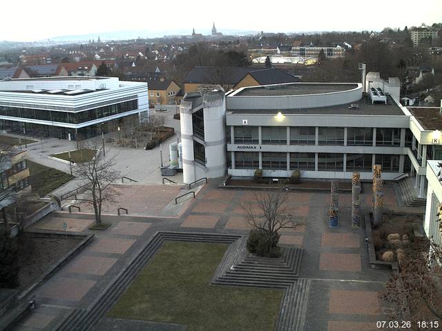 Foto der Webcam: Verwaltungsgeb&auml;ude, Innenhof mit Audimax, H&ouml;rsaal-Geb&auml;ude 1