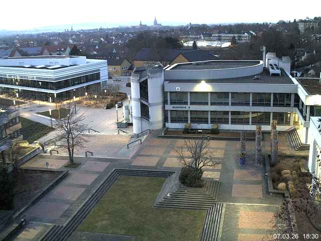 Foto der Webcam: Verwaltungsgeb&auml;ude, Innenhof mit Audimax, H&ouml;rsaal-Geb&auml;ude 1