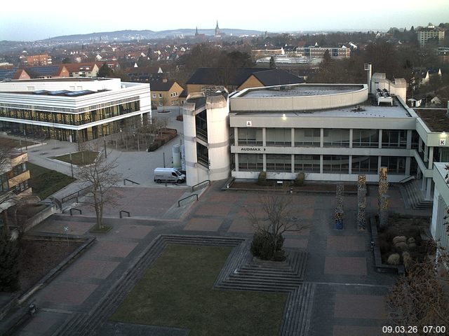 Foto der Webcam: Verwaltungsgeb&auml;ude, Innenhof mit Audimax, H&ouml;rsaal-Geb&auml;ude 1
