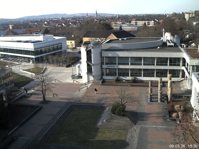 Foto der Webcam: Verwaltungsgeb&auml;ude, Innenhof mit Audimax, H&ouml;rsaal-Geb&auml;ude 1